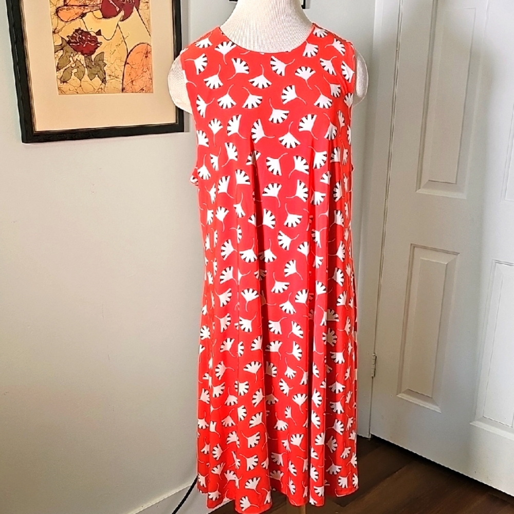 Anne Klein NWT Red Sleeveless Dress with White Leaf Pattern. Size XL.
